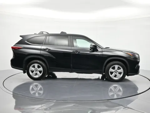 More photos of 2023 Toyota Highlander L at Beck Nissan, FL