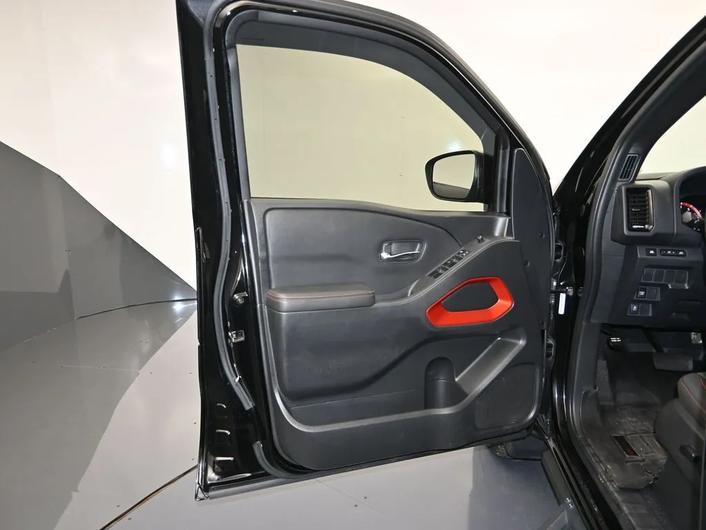 2023 Nissan Frontier PRO-X - Photo 10