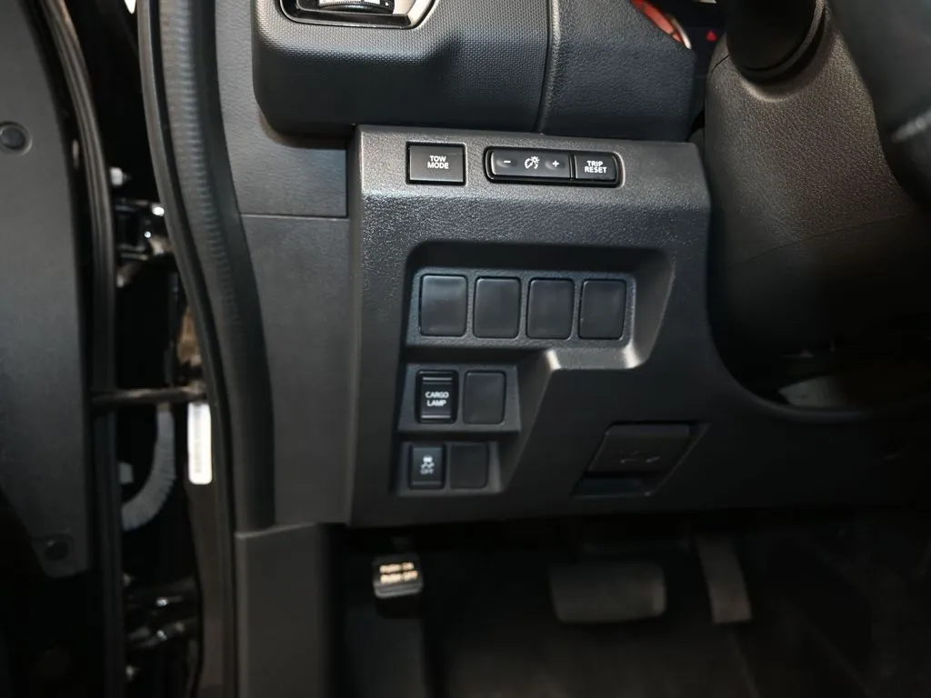 2023 Nissan Frontier PRO-X - Photo 12