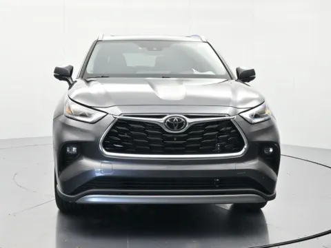 Photos of 2023 Toyota Highlander Platinum for sale in Palatka, FL at Beck Nissan