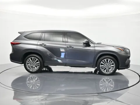 More photos of 2023 Toyota Highlander Platinum at Beck Nissan, FL
