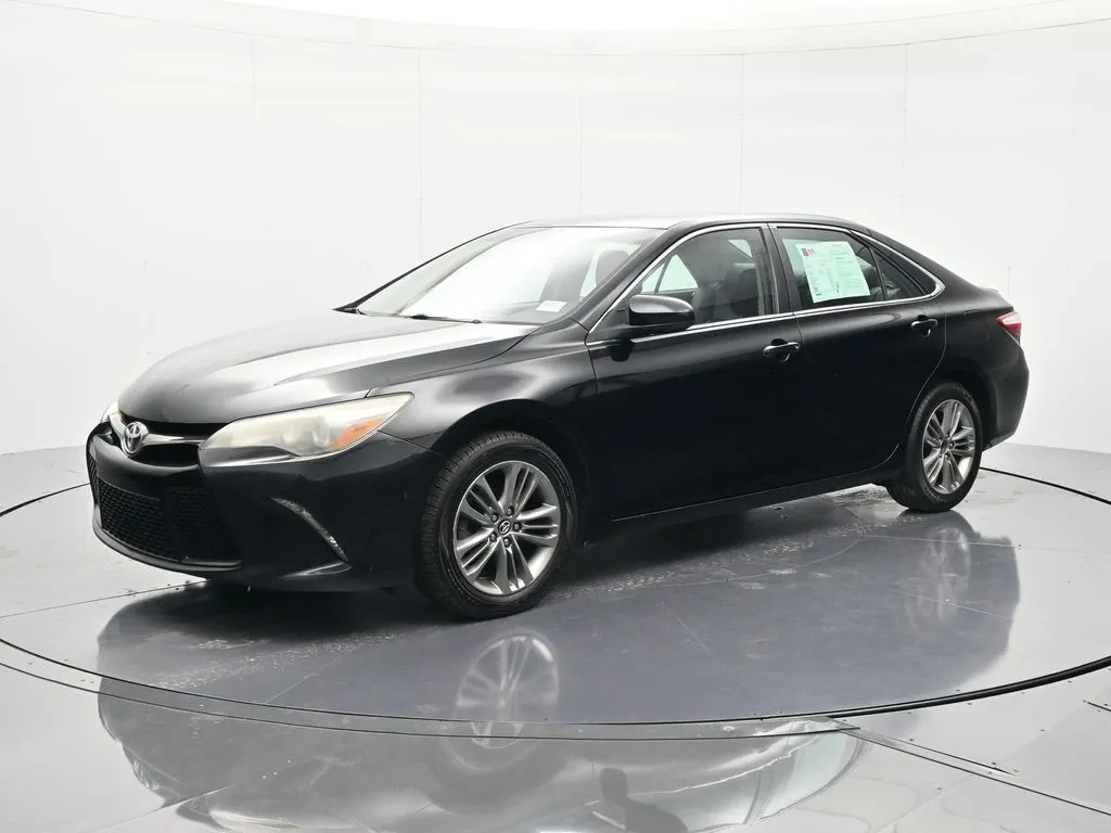 Black 2016 Toyota Camry SE for sale in Palatka, FL