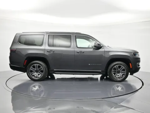 More photos of 2024 Jeep Wagoneer Series II at Beck Nissan, FL