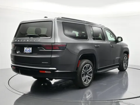 More photos of 2024 Jeep Wagoneer Series II at Beck Nissan, FL