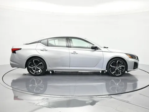 More photos of 2024 Nissan Altima 2.5 SR at Beck Nissan, FL