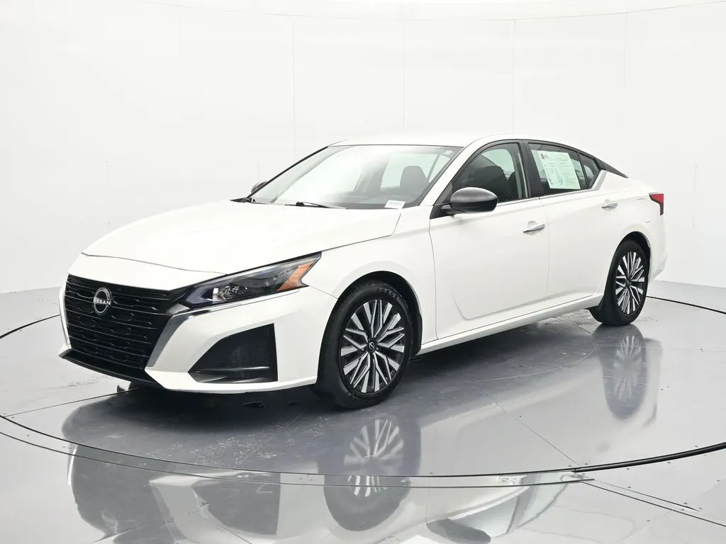 White 2025 Nissan Altima 2.5 SV for sale in Palatka, FL