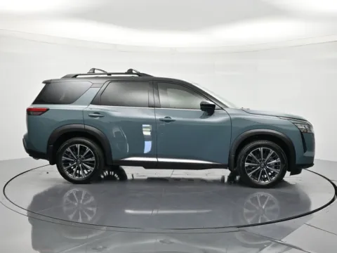 More photos of 2026 Nissan Pathfinder Platinum at Beck Nissan, FL
