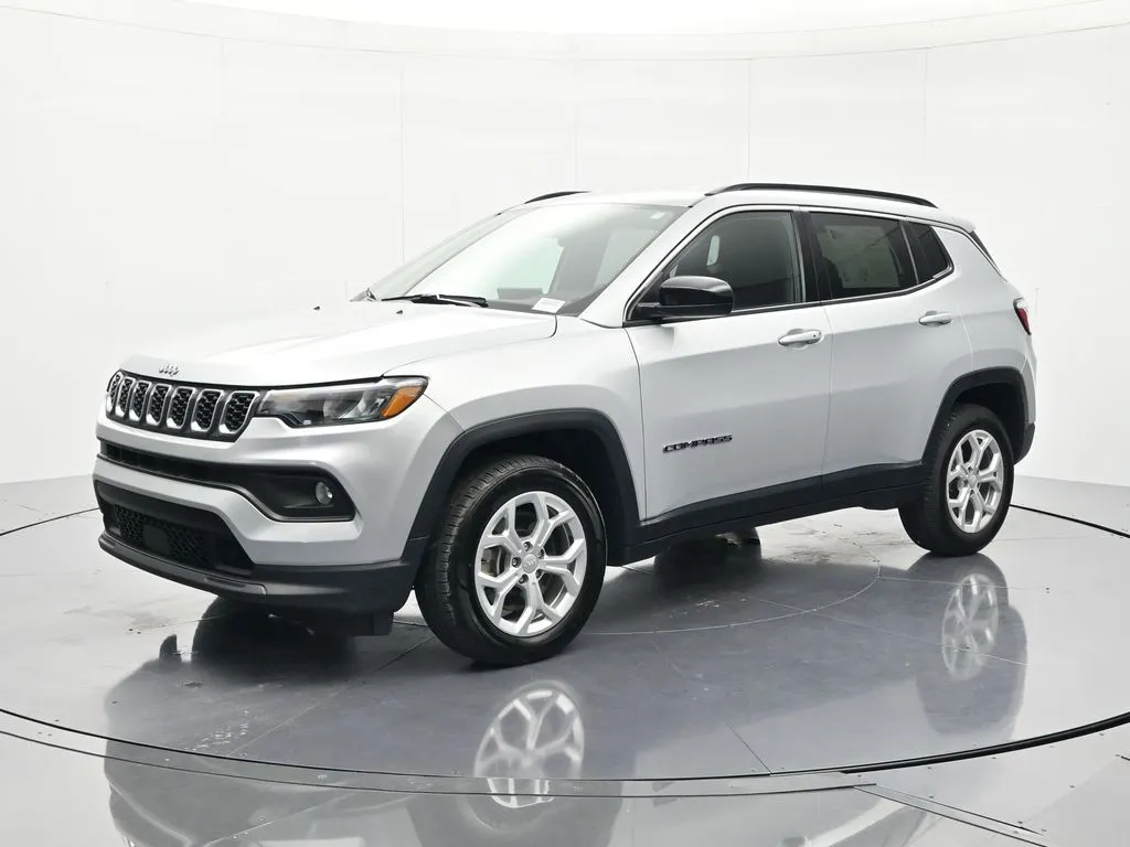 Silver 2024 Jeep Compass Latitude for sale in Palatka, FL