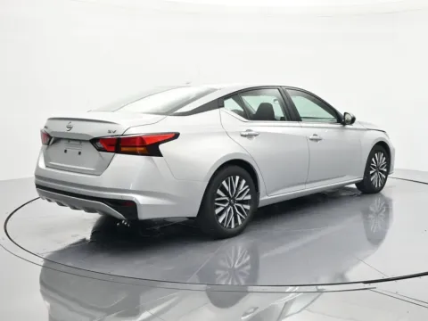 More photos of 2024 Nissan Altima 2.5 SV at Beck Nissan, FL