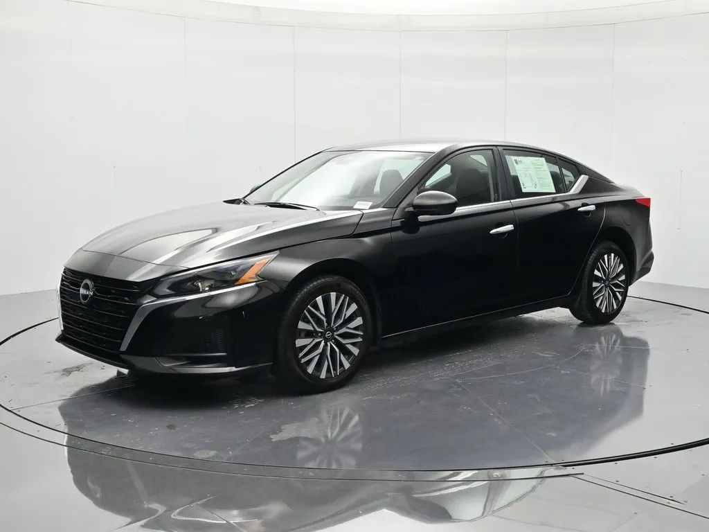 Black 2024 Nissan Altima 2.5 SV for sale in Palatka, FL