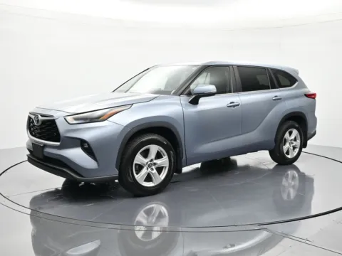 Blue 2023 Toyota Highlander LE for sale in Palatka, FL