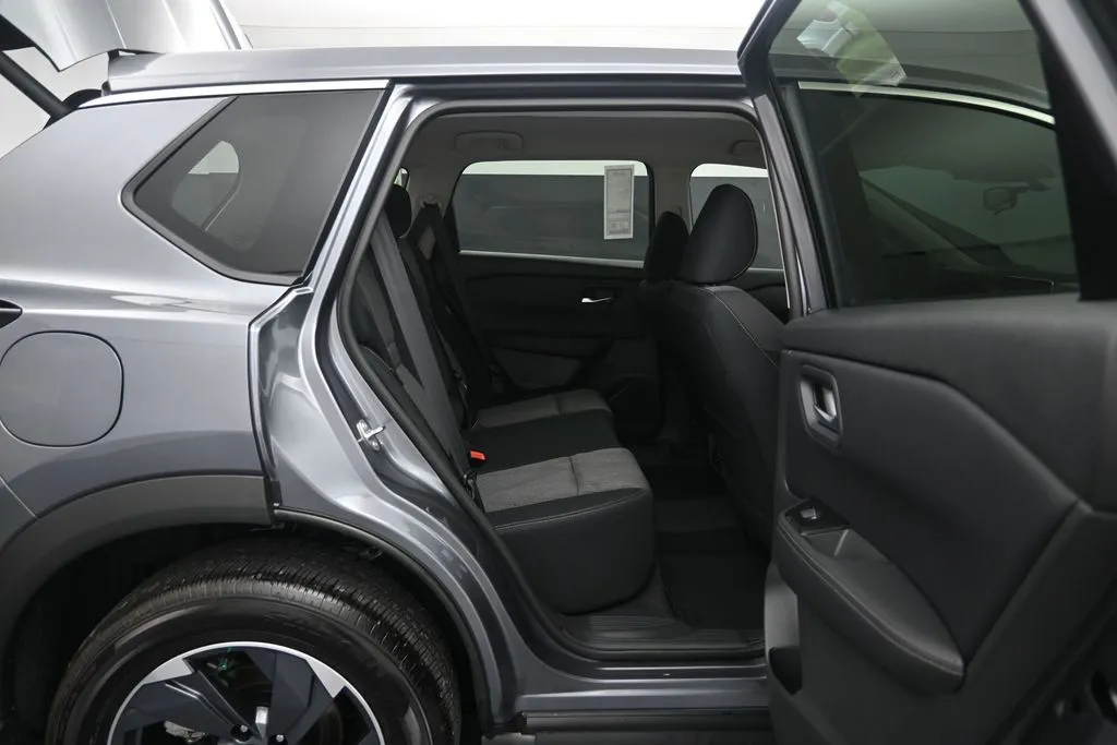 2026 Nissan Rogue SV - Photo 25