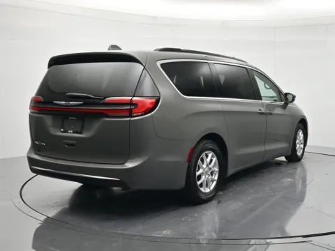 More photos of 2022 Chrysler Pacifica Touring L at Beck Nissan, FL