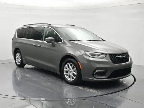 Another view of 2022 Chrysler Pacifica Touring L for sale in Palatka, FL at Beck Nissan