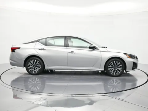 More photos of 2025 Nissan Altima 2.5 SV at Beck Nissan, FL