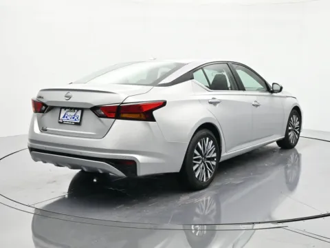 More photos of 2025 Nissan Altima 2.5 SV at Beck Nissan, FL