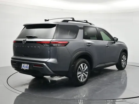 More photos of 2026 Nissan Pathfinder SL at Beck Nissan, FL