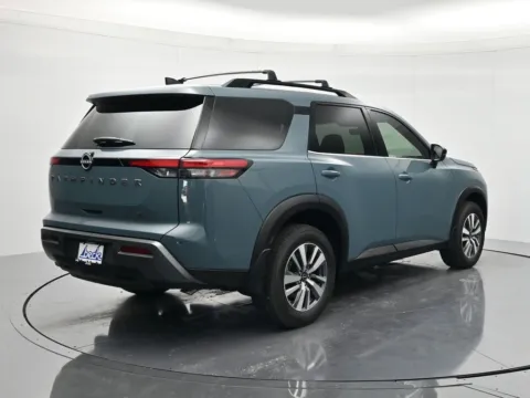 More photos of 2026 Nissan Pathfinder SL at Beck Nissan, FL