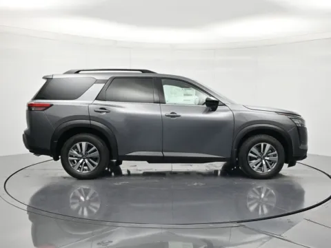 More photos of 2026 Nissan Pathfinder SL at Beck Nissan, FL