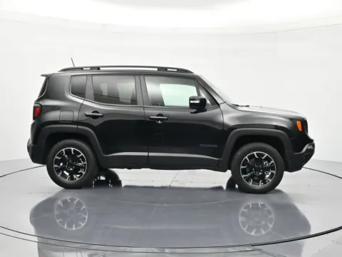 More photos of 2023 Jeep Renegade Latitude at Beck Nissan, FL