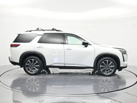 More photos of 2026 Nissan Pathfinder Platinum at Beck Nissan, FL