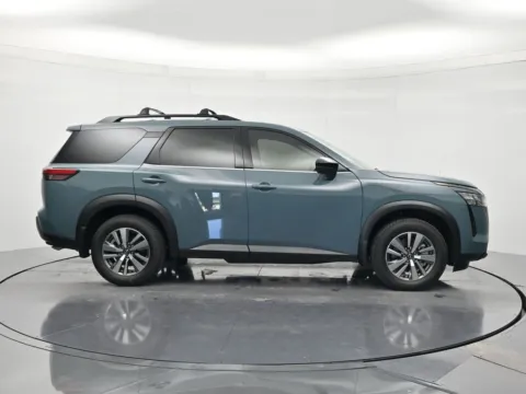 More photos of 2026 Nissan Pathfinder SL at Beck Nissan, FL