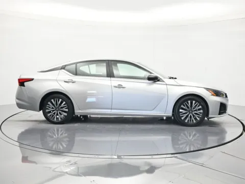 More photos of 2024 Nissan Altima 2.5 SV at Beck Nissan, FL