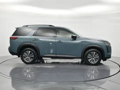 More photos of 2026 Nissan Pathfinder SL at Beck Nissan, FL