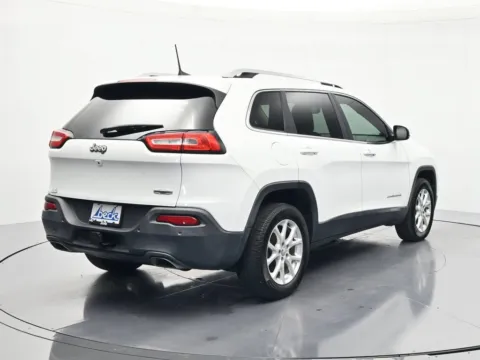 More photos of 2016 Jeep Cherokee Latitude at Beck Nissan, FL