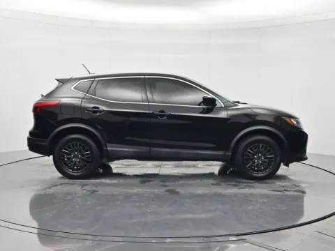 More photos of 2019 Nissan Rogue Sport S at Beck Nissan, FL