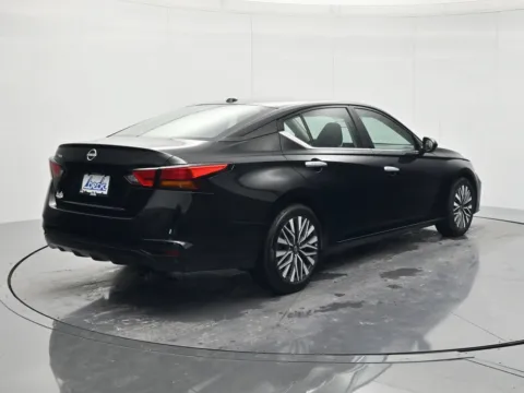 More photos of 2025 Nissan Altima 2.5 SV at Beck Nissan, FL