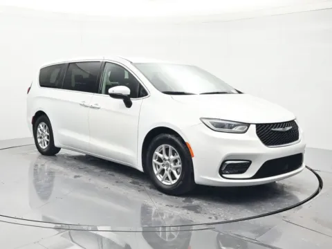 Another view of 2023 Chrysler Pacifica Touring L for sale in Palatka, FL at Beck Nissan
