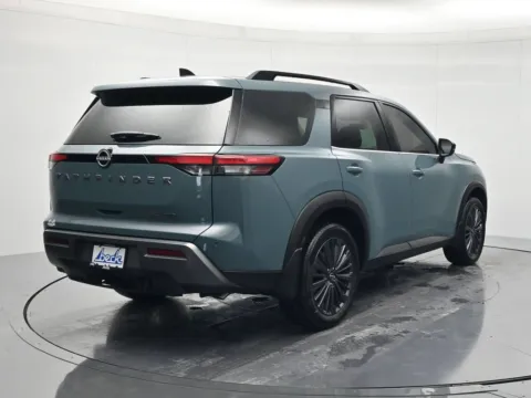More photos of 2026 Nissan Pathfinder SL at Beck Nissan, FL