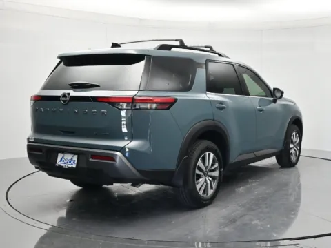 More photos of 2026 Nissan Pathfinder SL at Beck Nissan, FL