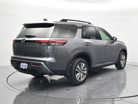 More photos of 2026 Nissan Pathfinder SL at Beck Nissan, FL