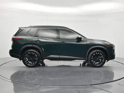 More photos of 2027 Nissan Rogue Dark Armor at Beck Nissan, FL