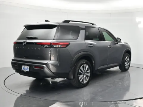 More photos of 2026 Nissan Pathfinder SL at Beck Nissan, FL