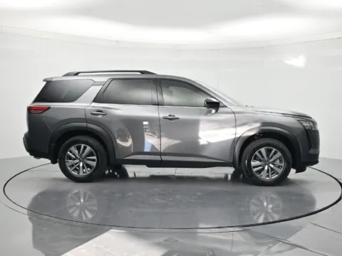 More photos of 2026 Nissan Pathfinder SL at Beck Nissan, FL