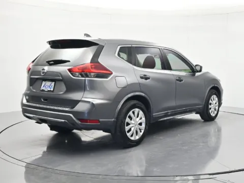 More photos of 2018 Nissan Rogue S at Beck Nissan, FL