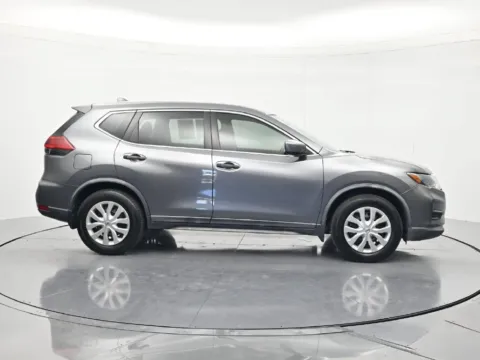 More photos of 2018 Nissan Rogue S at Beck Nissan, FL