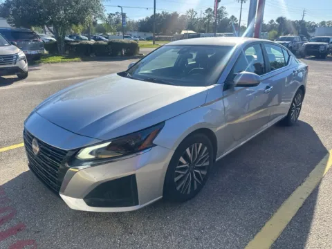 Silver 2023 Nissan Altima 2.5 SV for sale in Palatka, FL