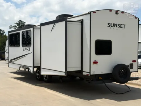 More photos of 2022 CrossRoads RV Sunset Trail 331BH at Liberty Trail RV - Sulphur Springs, TX