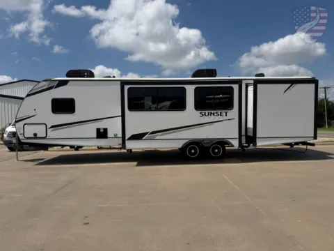 More photos of 2022 CrossRoads RV Sunset Trail 331BH at Liberty Trail RV - Sulphur Springs, TX