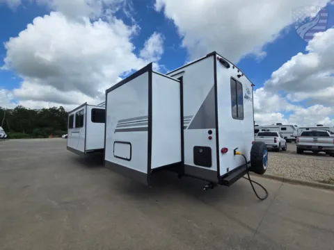 More photos of 2027 Jayco Jay Flight 380DQS at Liberty Trail RV - Sulphur Springs, TX