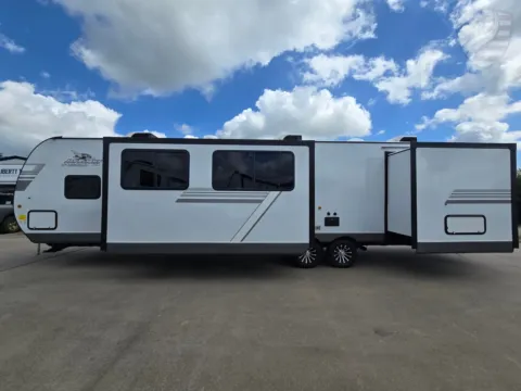 More photos of 2027 Jayco Jay Flight 380DQS at Liberty Trail RV - Sulphur Springs, TX
