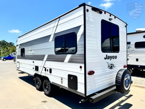 More photos of 2027 Jayco Jay Flight 210QB at Liberty Trail RV - Sulphur Springs, TX