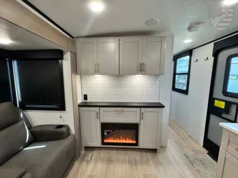 More photos of 2027 Jayco Jay Feather 29QBH at Liberty Trail RV - Sulphur Springs, TX