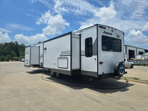 More photos of 2027 Jayco Jay Flight 334RTS at Liberty Trail RV - Sulphur Springs, TX