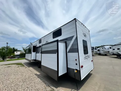 More photos of 2027 Jayco Jay Flight Bungalow 404LOFT at Liberty Trail RV - Sulphur Springs, TX