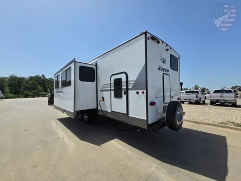 More photos of 2027 Jayco Jay Flight 295TBS at Liberty Trail RV - Sulphur Springs, TX